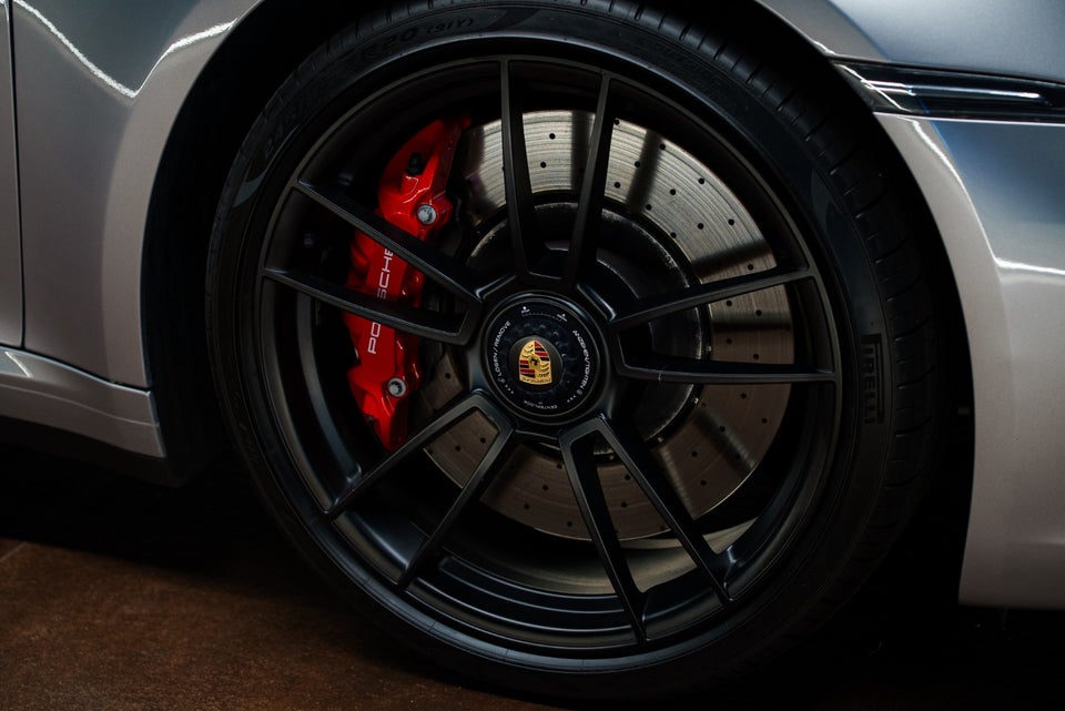 Porsche 911 Targa 4 GTS 3,0 2d