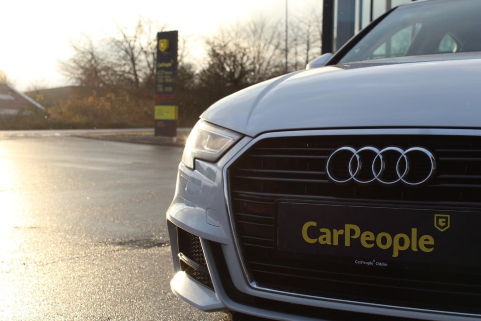 Audi A3 35 TFSi Sport Limited S-tr. 4d