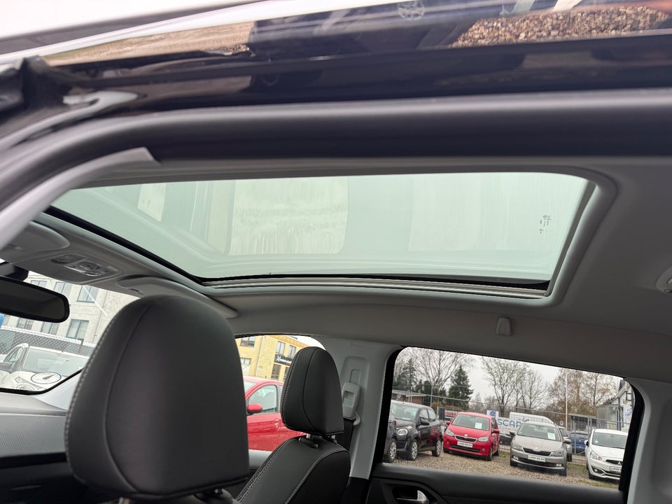 Peugeot 2008 1,5 BlueHDi 100 Allure Sky 5d