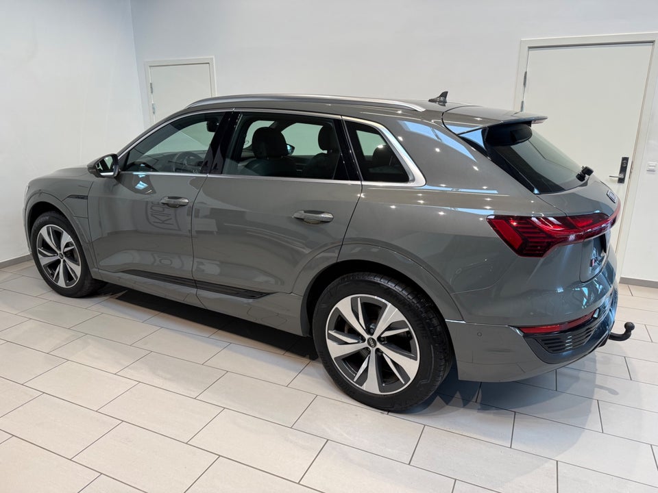Audi Q8 e-tron 55 Advanced S-line quattro 5d