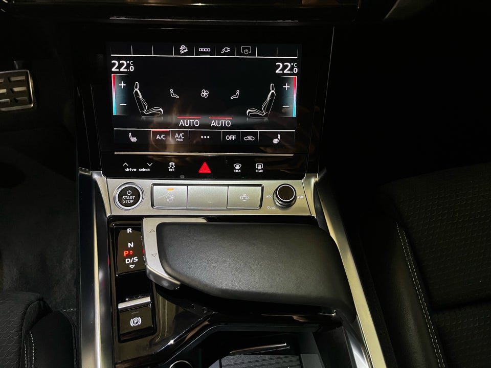 Audi Q8 e-tron 55 S-line quattro 5d