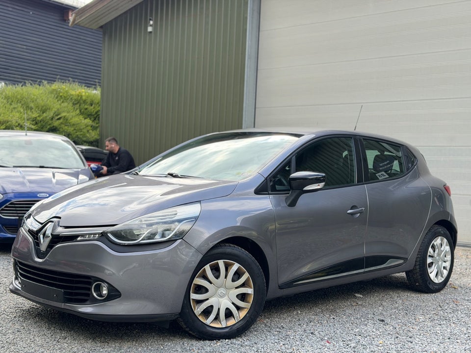Renault Clio IV 1,2 16V Expression Sport Tourer 5d