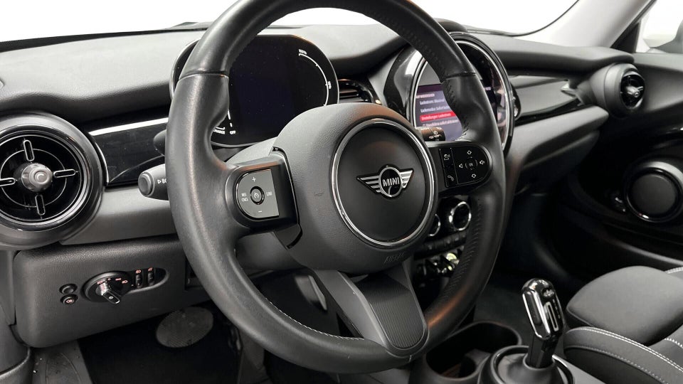MINI Cooper SE Essential 3d