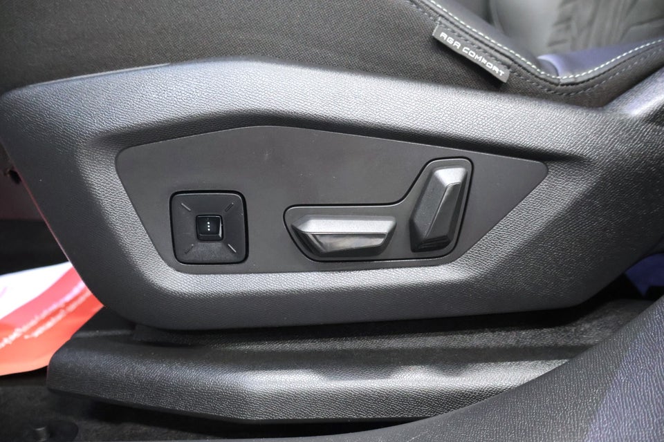 Peugeot e-3008 77 GT 5d