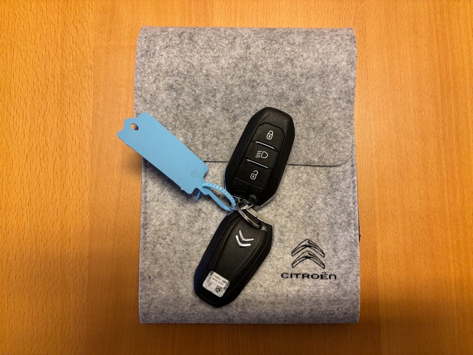 Citroën ë-C4 X 50 Shine 4d