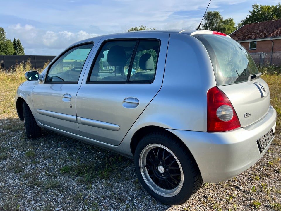 Renault Clio II 1,2 8V Storia 5d