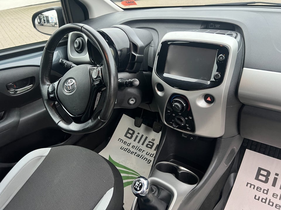 Toyota Aygo 1,0 VVT-i x-play x-touch 5d