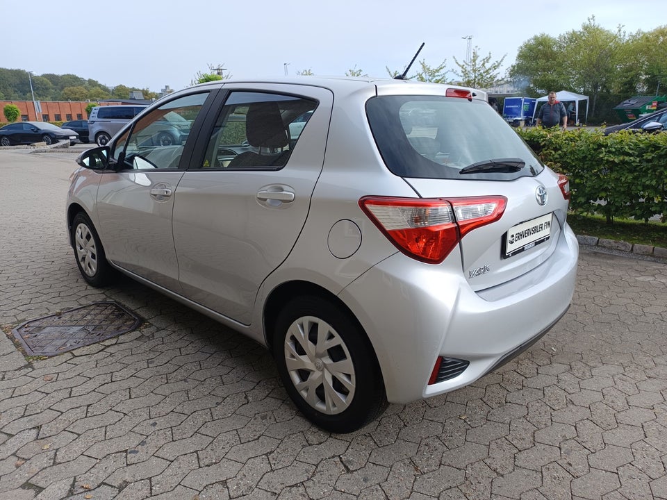 Toyota Yaris 1,0 VVT-i T2 5d