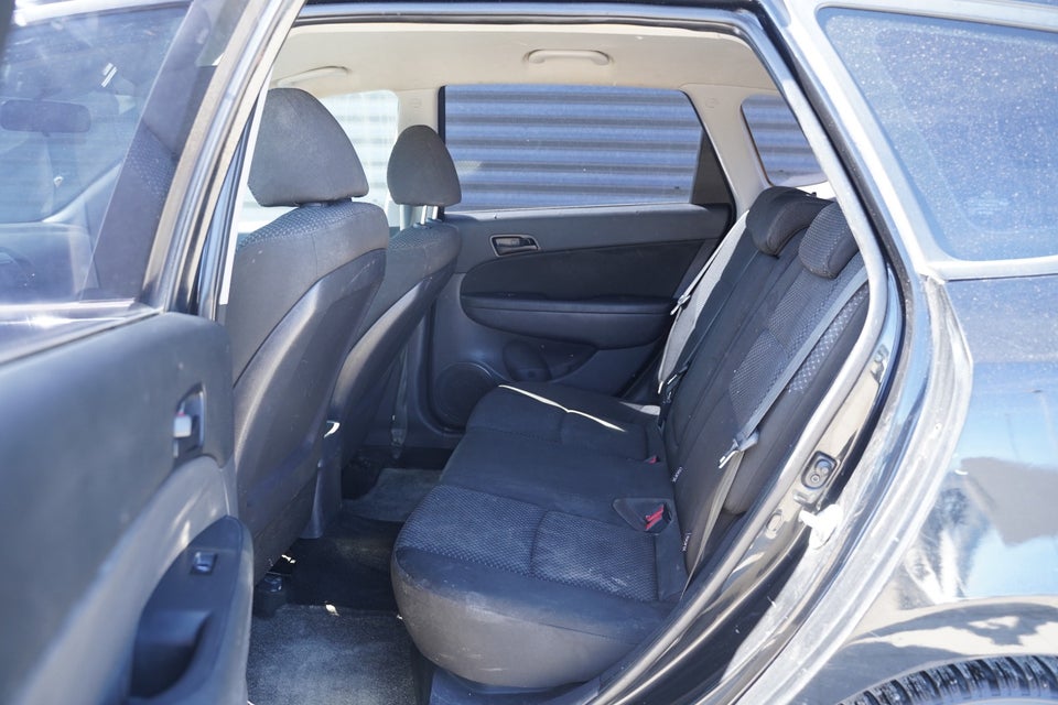 Hyundai i30 1,6 CRDi 90 Classic CW 5d