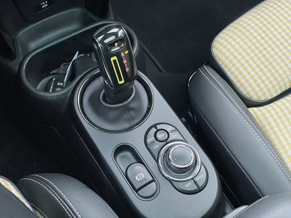 MINI Cooper SE Maximise 3d