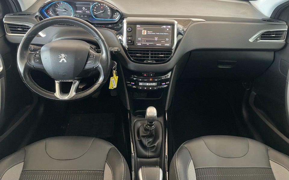 Peugeot 2008 1,2 PureTech 110 Prestige Sky 5d