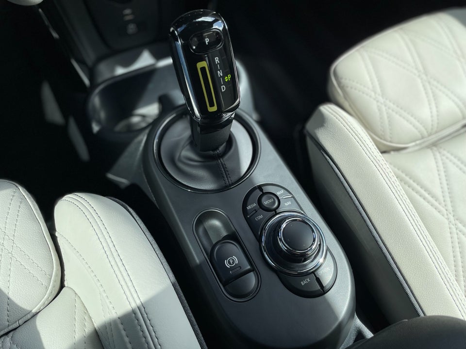 MINI Cooper SE Classic Trim 3d