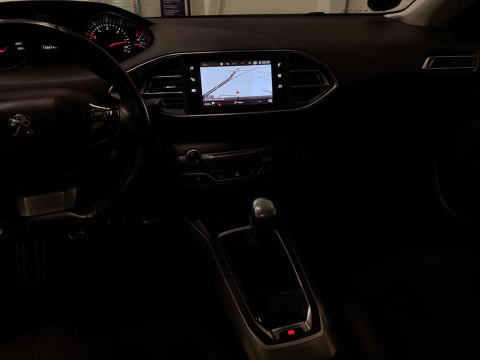 Peugeot 308 1,5 BlueHDi 130 Allure+ Sky SW 5d