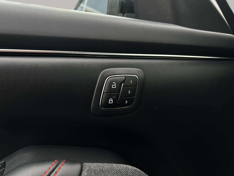 Ford Mustang Mach-E 98 Premium Extended Range AWD 5d