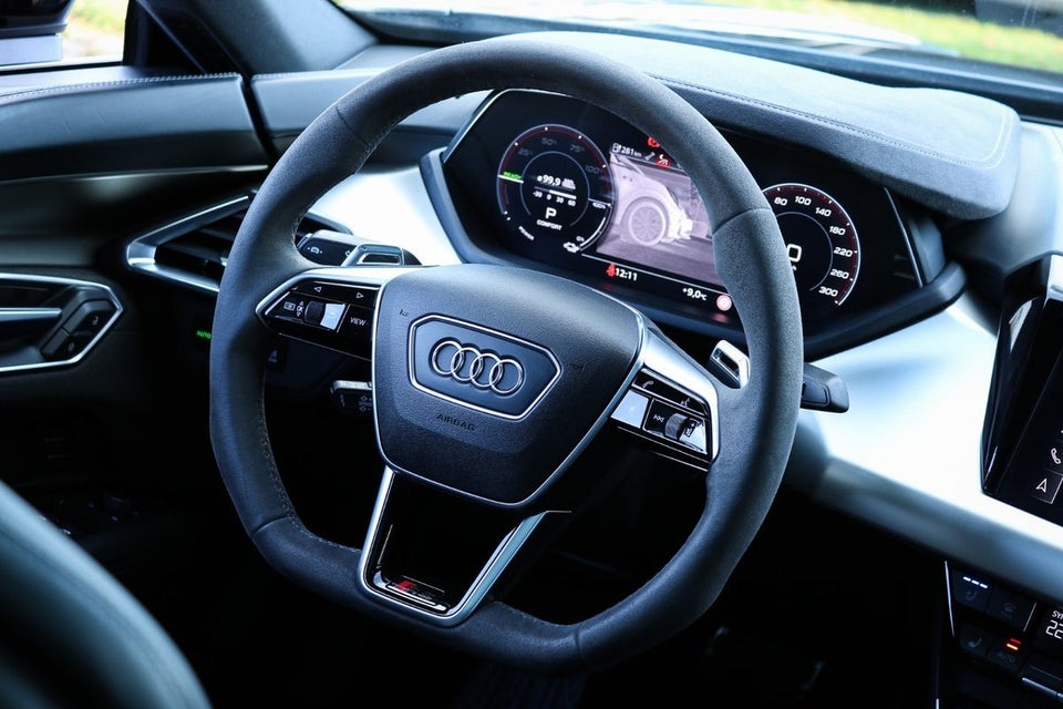 Audi RS e-tron GT quattro 4d