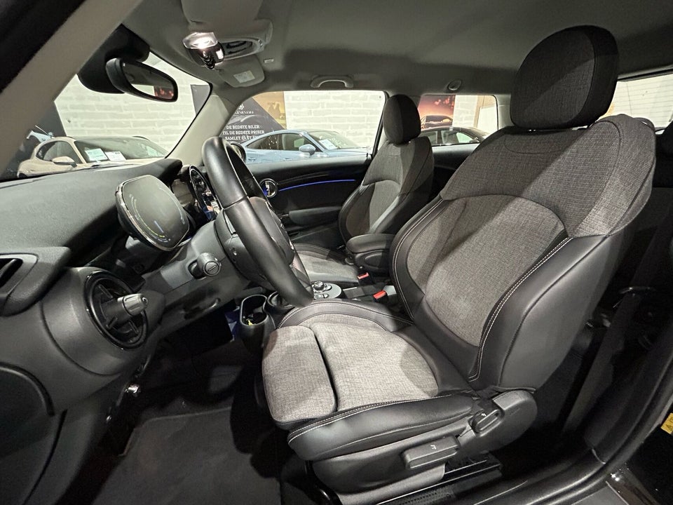 MINI Cooper SE Classic Trim 3d