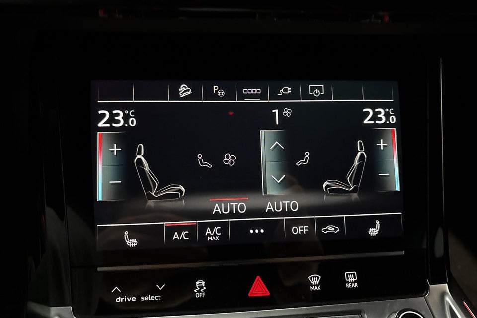 Audi Q8 e-tron 55 S-line quattro 5d