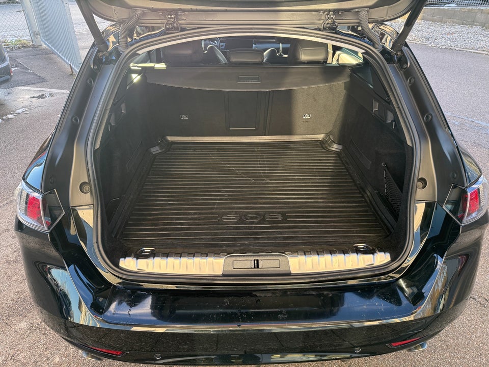 Peugeot 508 1,6 Hybrid Allure Pack SW EAT8 5d