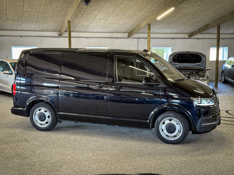 VW Transporter 2,0 TDi 199 Kassevogn DSG 4Motion kort