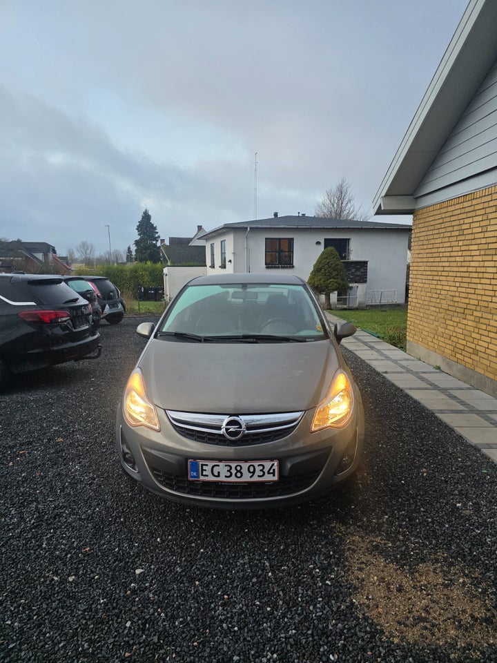 Opel Corsa 1,4 16V Cosmo 5d