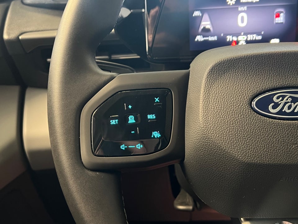 Ford Capri 77 Select Extended Range 5d