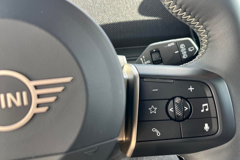 MINI Aceman E Classic Trim L 5d