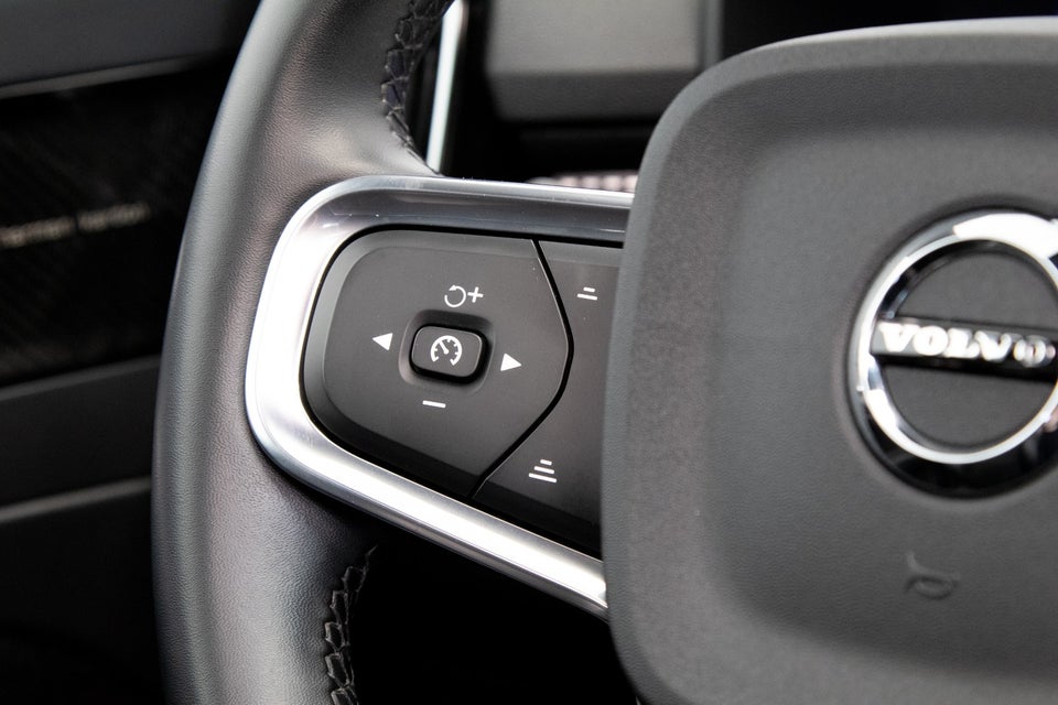 Volvo XC40 P8 ReCharge Twin R-Design 5d