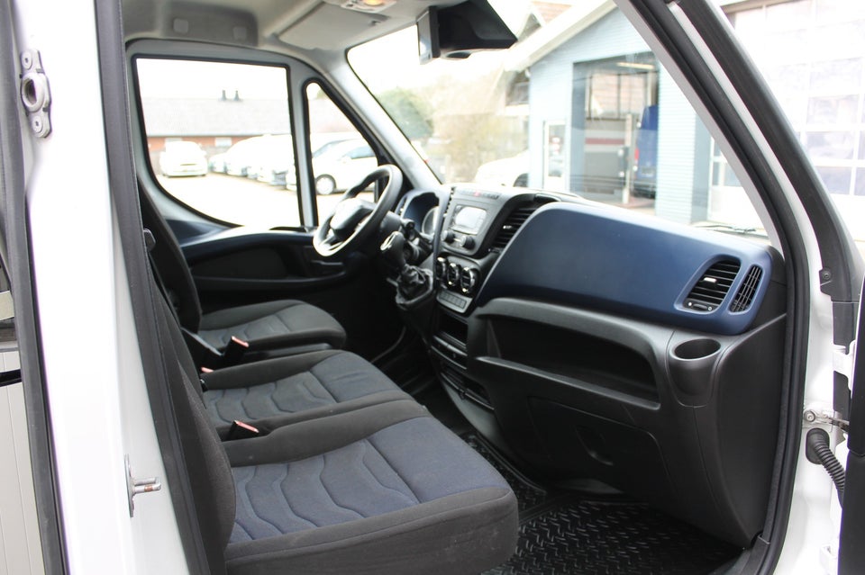Iveco Daily 2,3 35S14 12m³ Van AG8