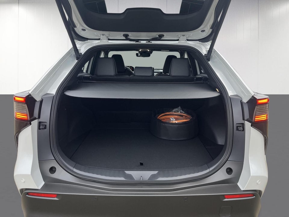 Toyota bZ4X 73 Executive 5d