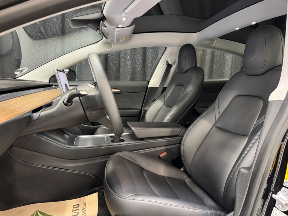 Tesla Model 3 Standard Range+ RWD 4d