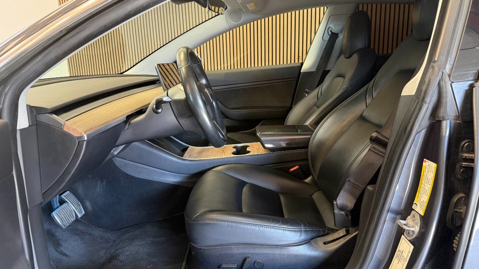 Tesla Model 3 Long Range RWD 4d