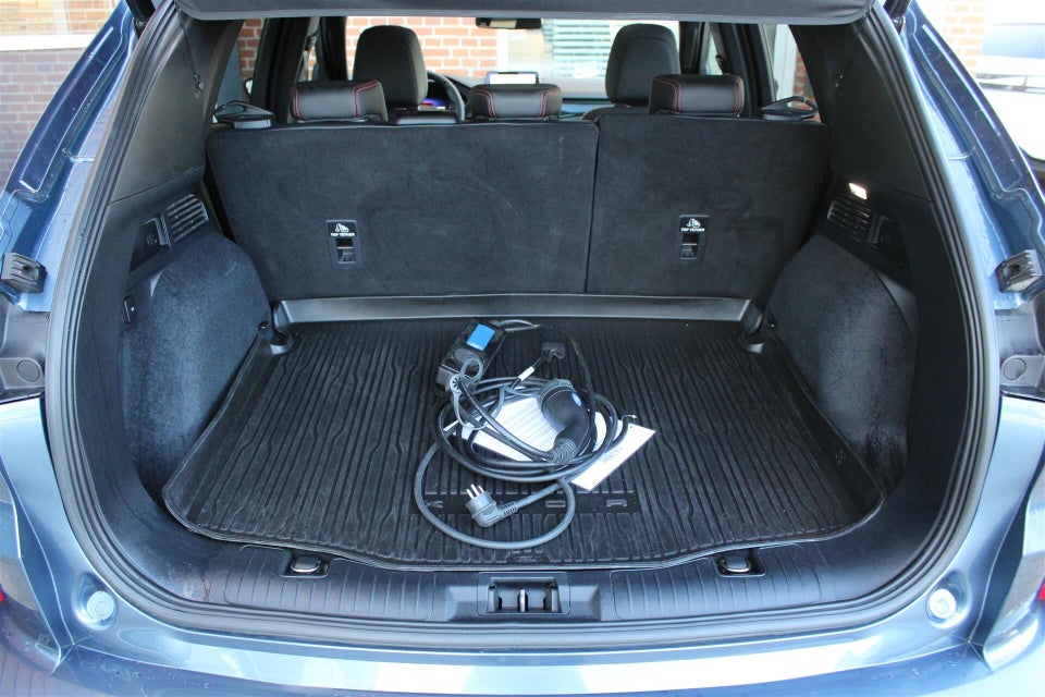 Ford Kuga 2,5 PHEV ST-Line X CVT 5d