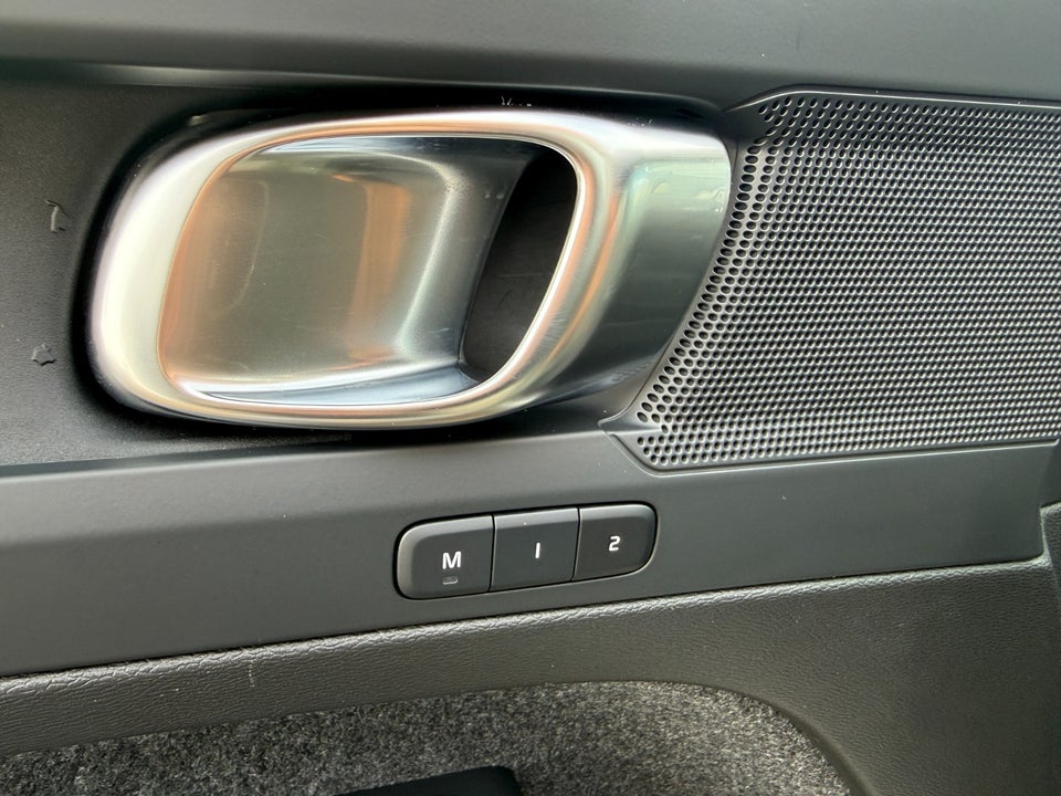 Volvo EX40 Extended Range Plus 5d