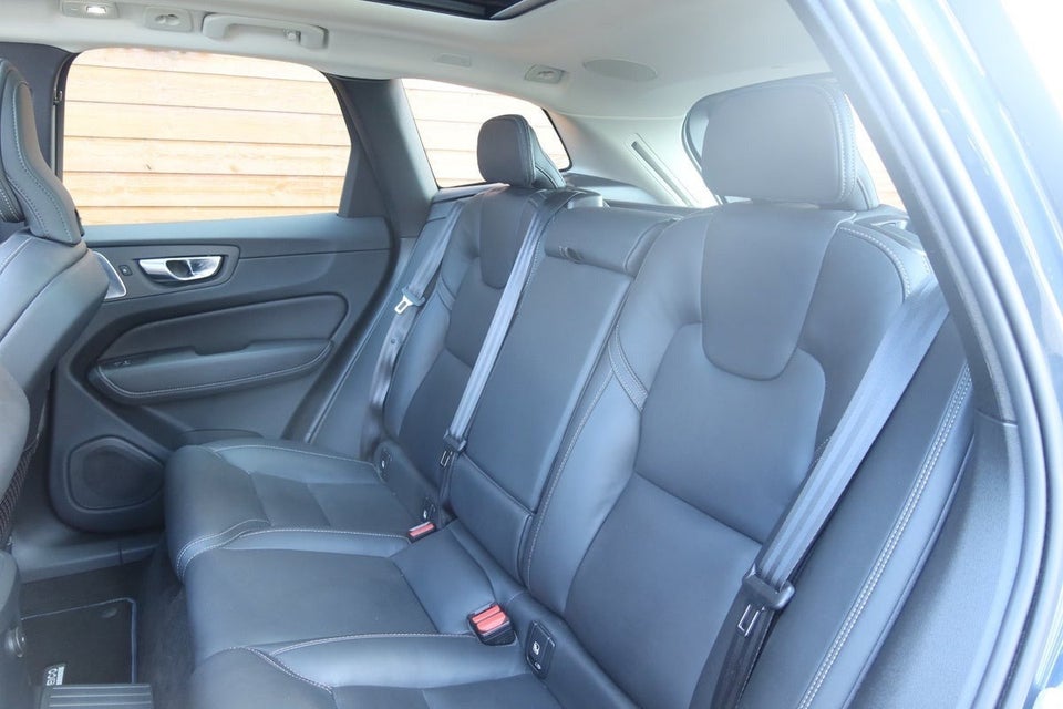 Volvo XC60 2,0 T8 ReCharge Ultimate Dark aut. AWD 5d