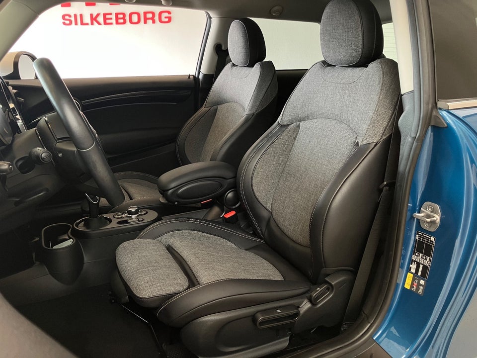MINI Cooper SE Classic Trim 3d