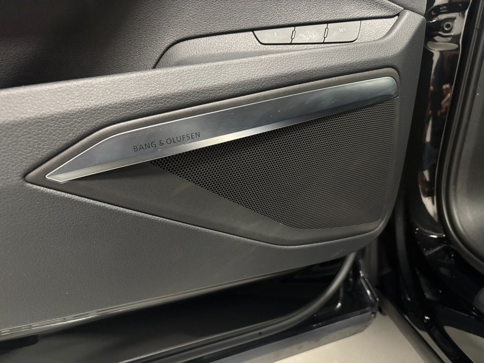 Audi e-tron S quattro 5d