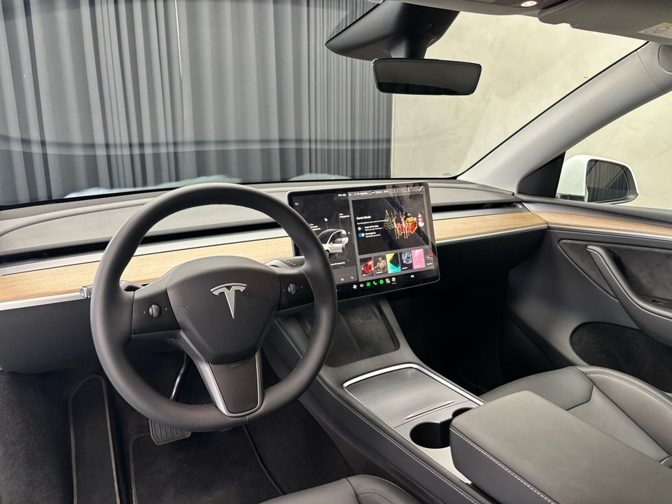 Tesla Model Y RWD 5d