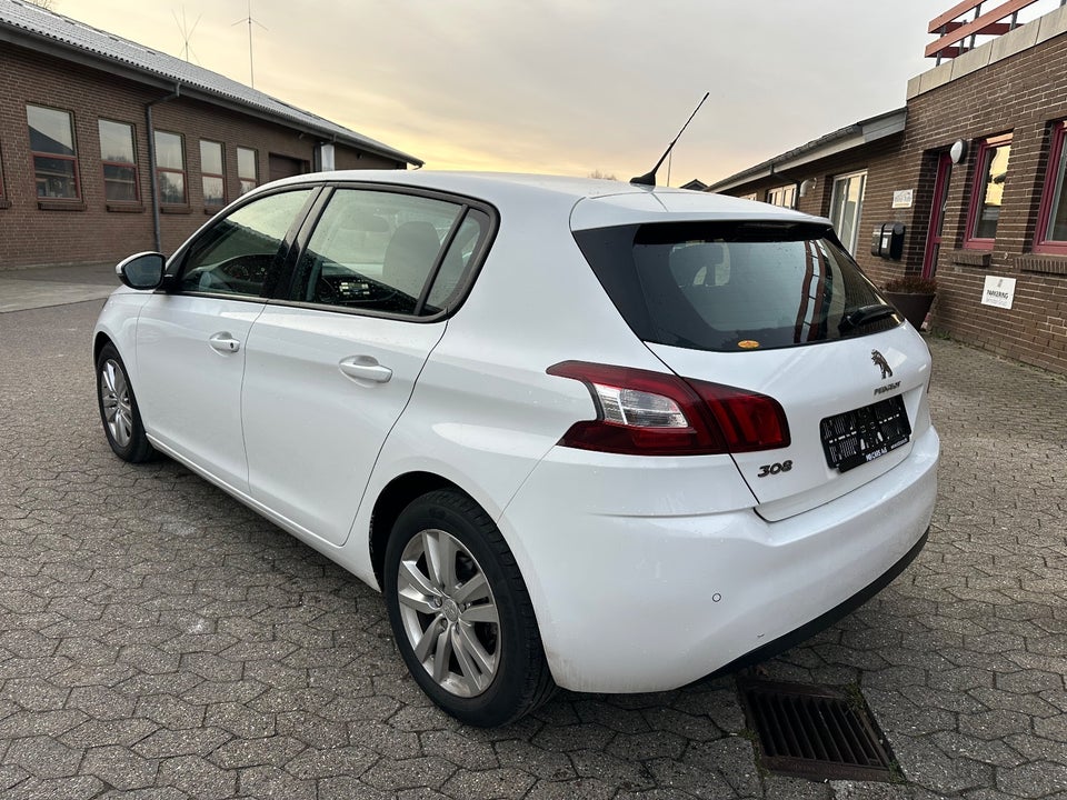 Peugeot 308 1,2 VTi 82 Active 5d