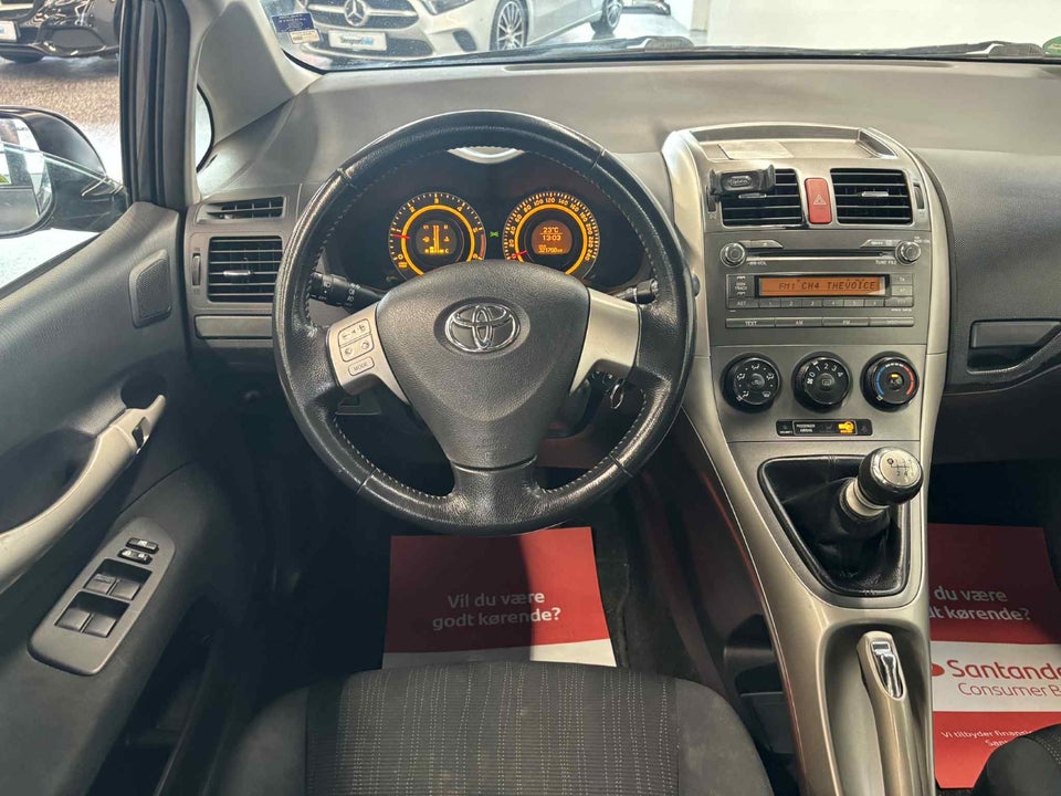 Toyota Auris 2,0 D-4D Luna 5d