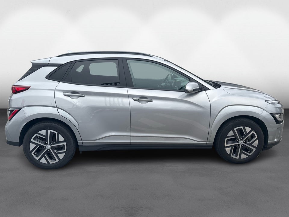 Hyundai Kona 64 EV Essential 5d