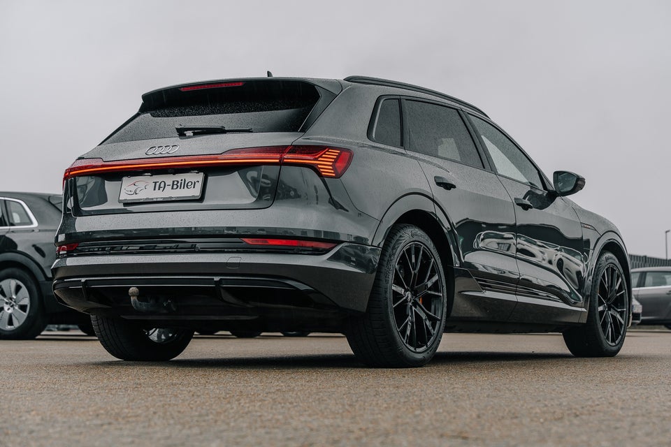Audi e-tron 55 S-line quattro 5d