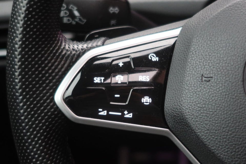 VW Golf VIII 1,4 GTE DSG 5d