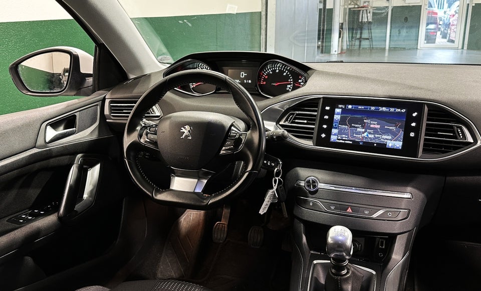Peugeot 308 1,6 BlueHDi 120 Style SW 5d