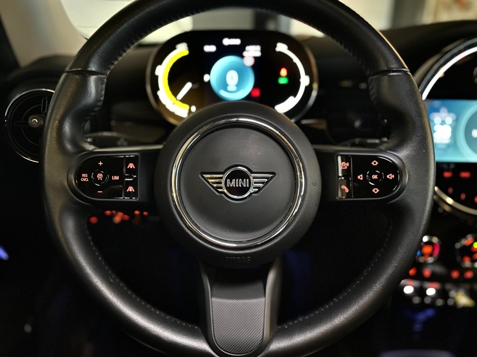 MINI Cooper SE Classic Trim 3d