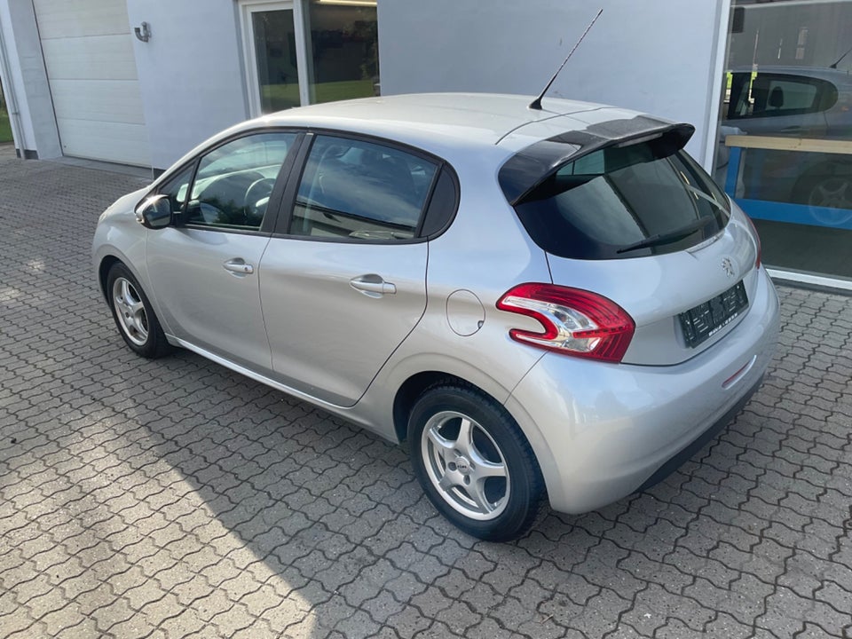 Peugeot 208 1,4 e-HDi 68 Access ESG 5d