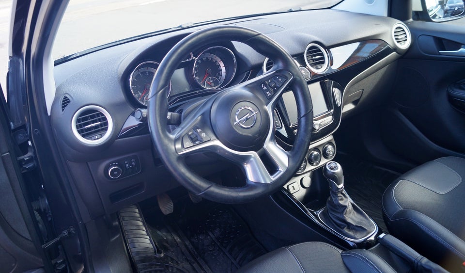 Opel Adam 1,0 T 90 Glam 3d