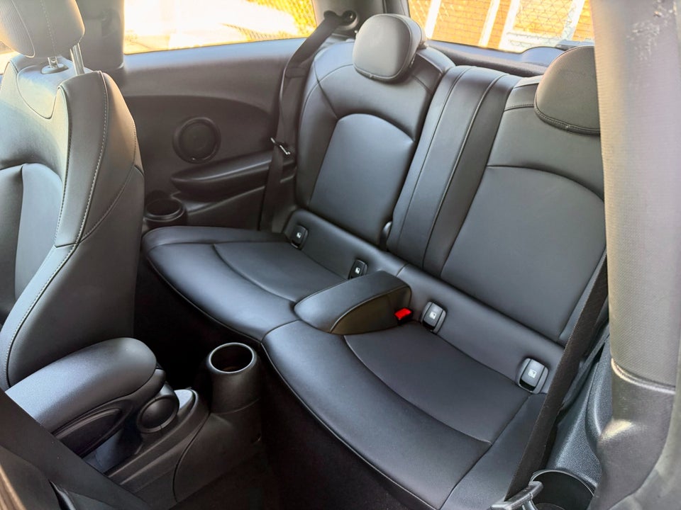 MINI Cooper SE Classic Trim 3d