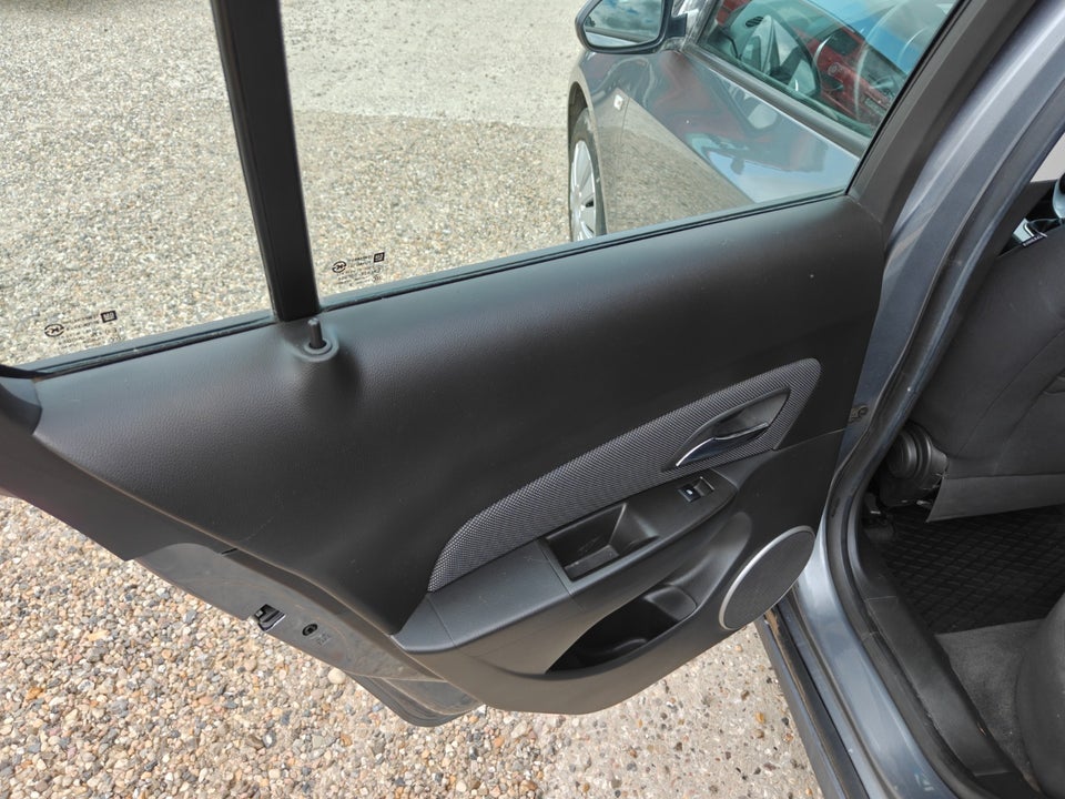 Chevrolet Cruze 1,8 LTZ stc. 5d