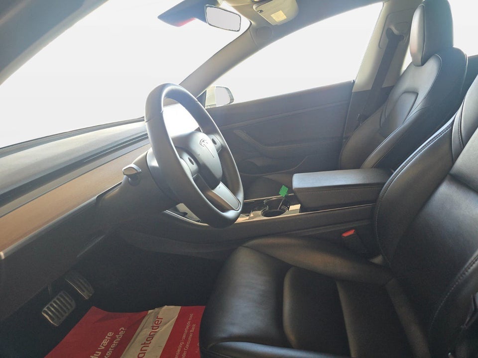 Tesla Model 3 Standard Range+ RWD 4d