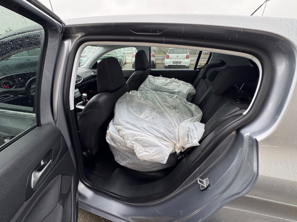 Peugeot 308 1,6 BlueHDi 120 Edition+ 5d